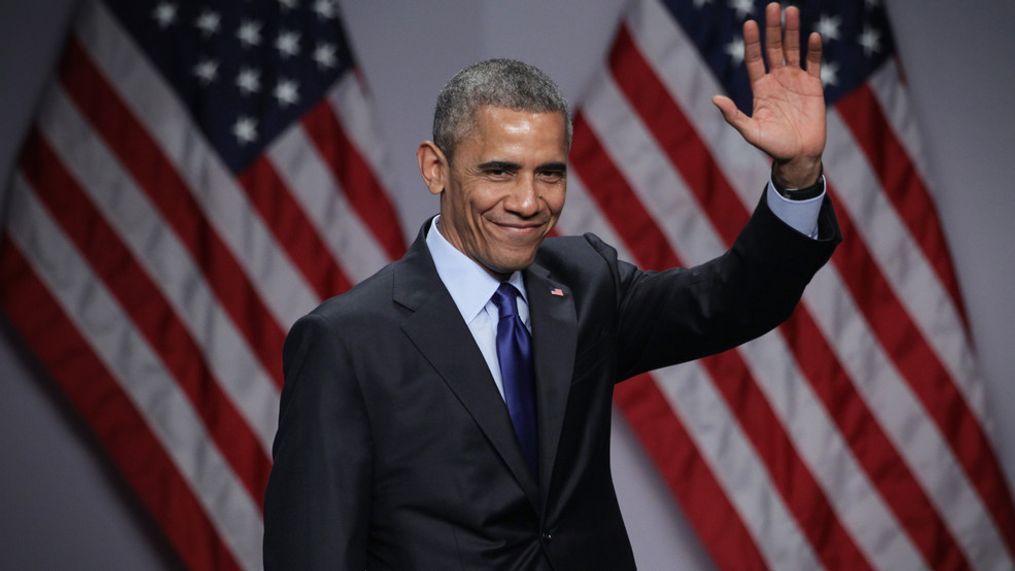 FILE – U.S. President Barack Obama waves after he spoke during the SelectUSA Investment Summit March 23, 2015 in National Harbor, Maryland. (Photo by Alex Wong/Getty Images)