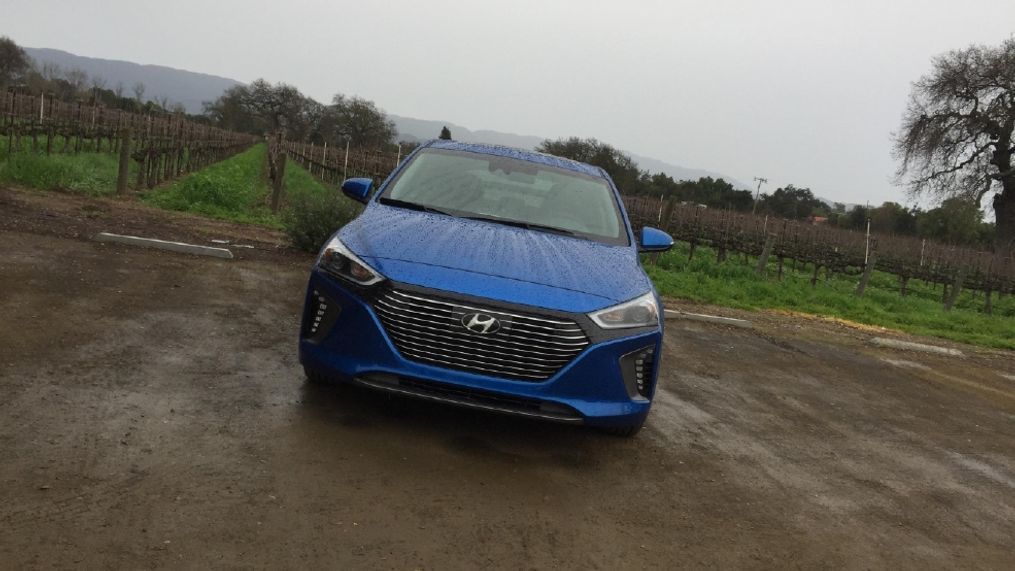 2017 Hyundai Ioniq Hybrid (Sinclair Broadcast Group / Jill Ciminillo