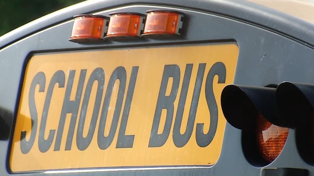 Sumner County school bus (WZTV){br}