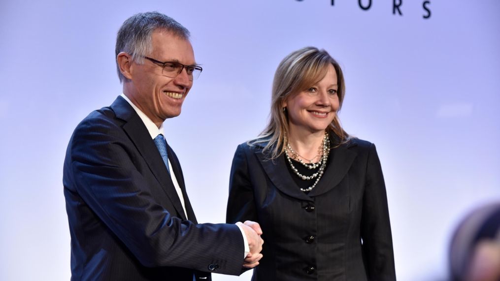 Carlos Tavares, chairman of the Managing Board of PSA, and Mary T. Barra, GM chairman and chief executive officer, at a press conference in March announcing the agreement under which GM’s Opel/Vauxhall subsidiary and GM Financial’s European operations will join the PSA Group (Image courtesy of General Motors)