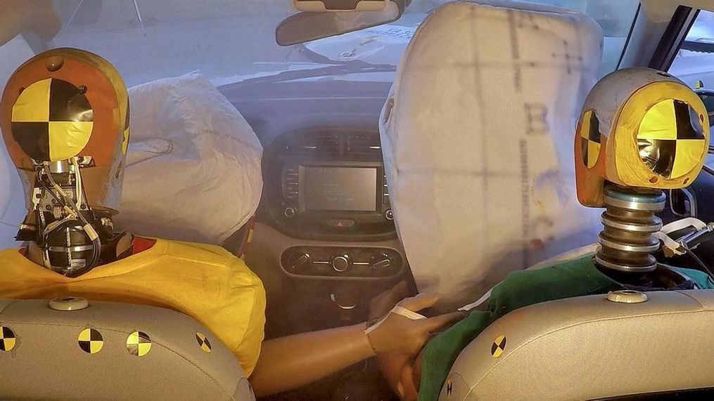 Hyundai's new multi-collision air bag system is designed to deploy even faster when initial safety systems may not be effective, providing additional safety when drivers and passengers are most vulnerable. (Image courtesy of Hyundai Motor Group)