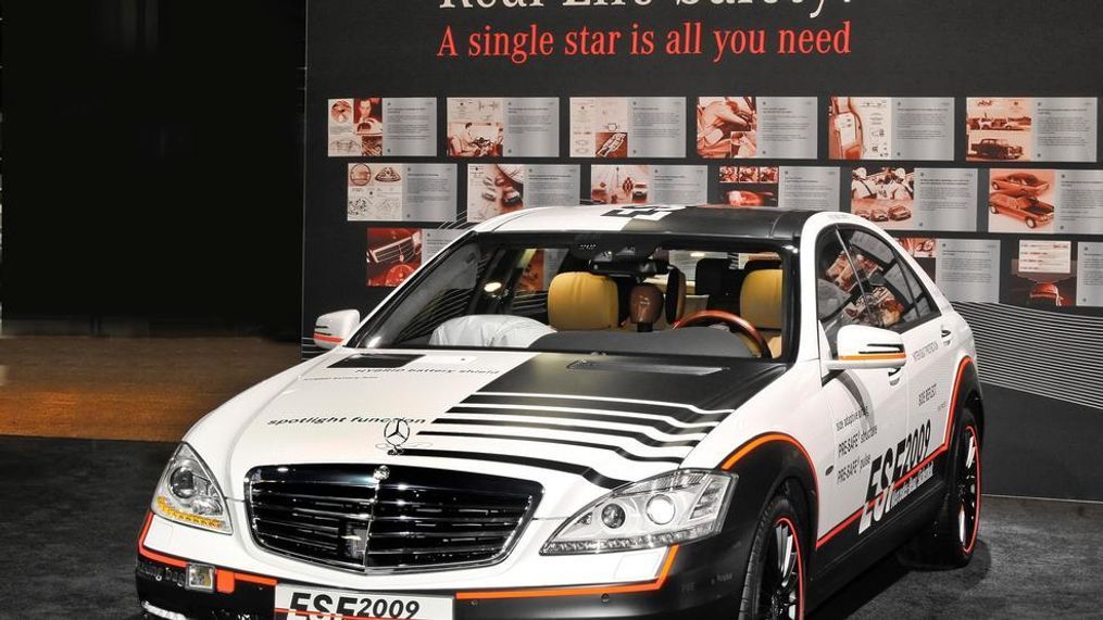 The 2009 Mercedes-Benz ESF on display at the 2010 Washington, DC Auto Show (Image courtesy of Mercedes-Benz USA)