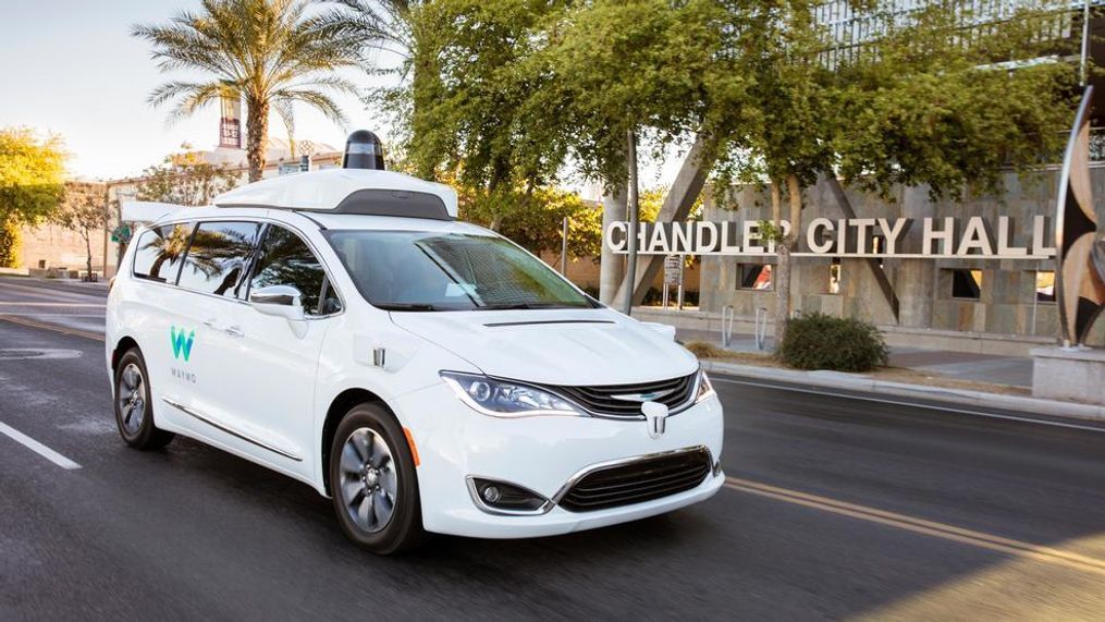 Waymo's fully self-driving Chrysler Pacifica Hybrid minivan on public roads. (Image courtesy of Waymo)