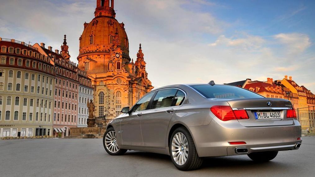 2011 BMW 750Li (Image courtesy of BMW USA)