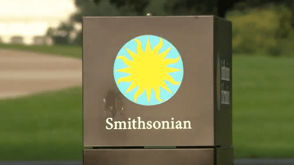 A Smithsonian sign is seen in Washington D.C. (Image: ABC7)