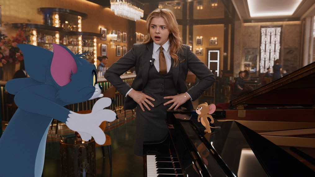 (L-r) TOM, CHLOE GRACE MORETZ as Kayla and JERRY in Warner Bros. animated/live-action adventure “TOM & JERRY,” a Warner Bros. Pictures release. (Photo: Warner Bros.)