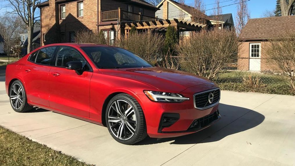 2019 Volvo S60 T6 R-Design (Sinclair Broadcast Group / Jill Ciminillo)