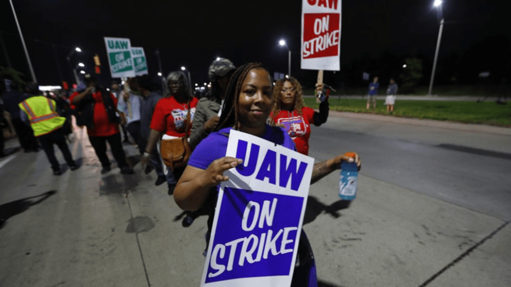 United Auto Workers members picket outside the General Motors Detroit-Hamtramck assembly plant in Hamtramck, Mich., early Monday, Sept. 16, 2019. Roughly 49,000 workers at General Motors plants in the U.S. planned to strike just before midnight Sunday, but talks between the UAW and the automaker will resume. (AP Photo/Paul Sancya)