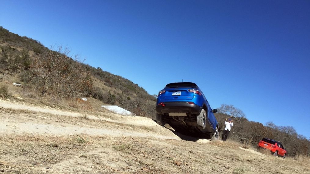 2017 Jeep Compass Trailhawk (Sinclair Broadcast Group / Jill Ciminillo)