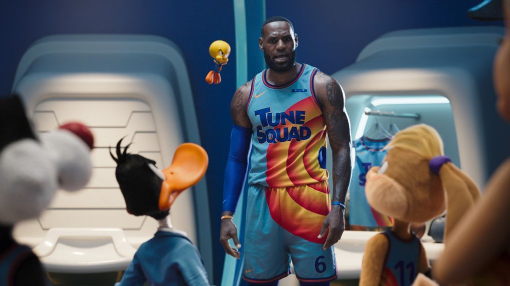 (L-R Backs to Camera) SYLVESTER, DAFFY DUCK, LOLA BUNNY, (Center frame) LEBRON JAMES, and TWEETY BIRD in Warner Bros. Pictures’ animated/live-action adventure “SPACE JAM: A NEW LEGACY,” a Warner Bros. Pictures release.