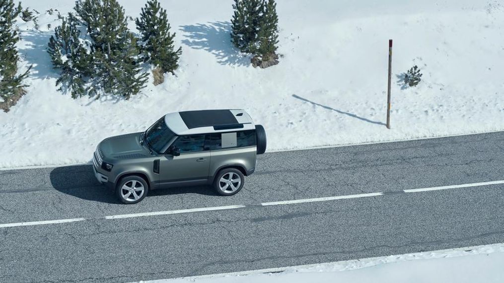 2020 Land Rover Defender{&nbsp;} (Image courtesy of Jaguar Land Rover)