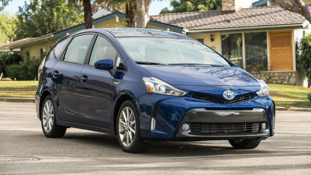 2017 Toyota Prius v (Image courtesy of Toyota Motor Sales USA)