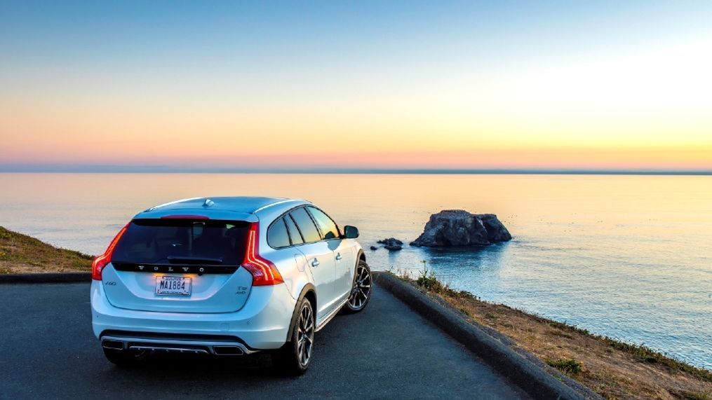 2017 Volvo V60 Cross Country (Photo courtesy of Volvo Car Corporation)