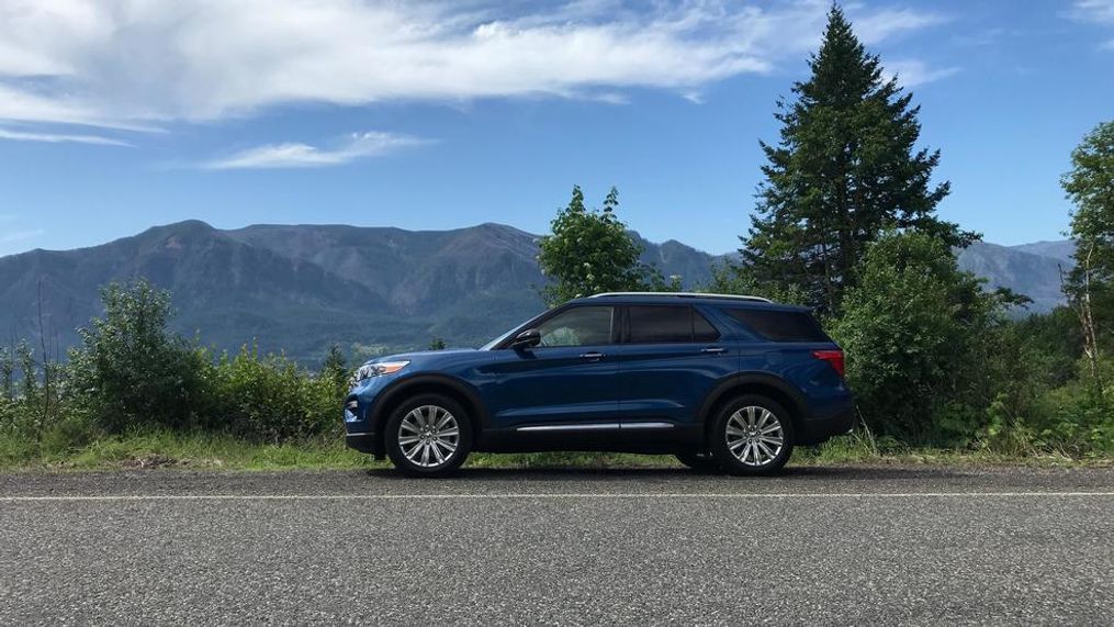 2020 Ford Explorer Hybrid (Sinclair Broadcast Group / Jill Ciminillo)