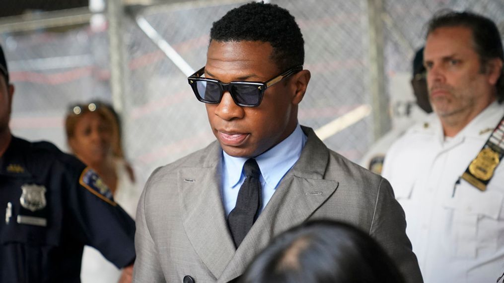 Jonathan Majors leaves court after a hearing on his domestic violence case, Thursday, Aug. 3, 2023, in New York. (AP Photo/John Minchillo)