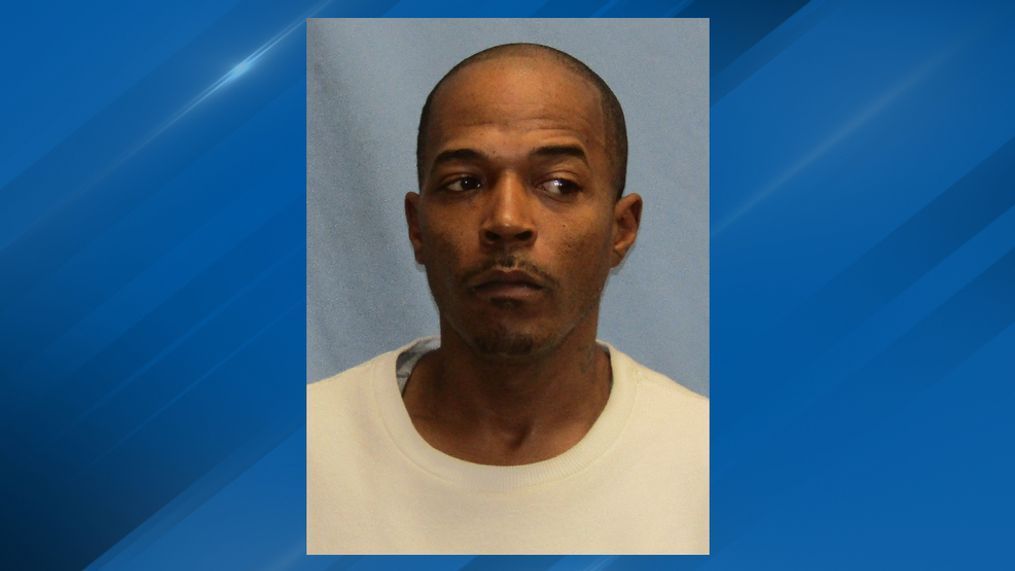 Danisho Goodwin, 37, became aggressive and began cursing at police as they approached the apartment, according to an arrest report. Police reported that he had taken a Dr.Pepper from the apartment refrigerator. (Photo: Pulaski County){&nbsp;}{p}{/p}