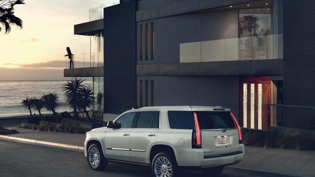 2015 Cadillac Escalade Platinum{&nbsp;}(Image courtesy of General Motors)