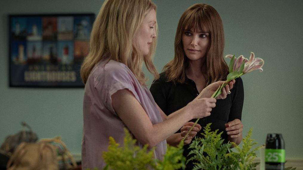 May December, L to R: Julianne Moore as Gracie Atherton-Yoo with Natalie Portman as Elizabeth Berry.  (Photo: Netflix)
