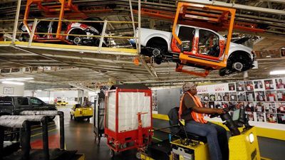 Image for story: Former contract workers key in Mississippi Nissan union vote