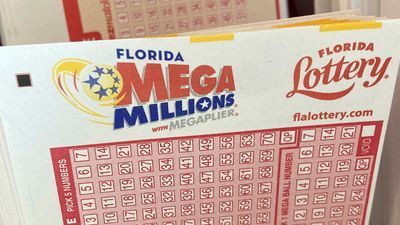 Image for story: Billion-dollar weekend: Who will score the Powerball and Mega Millions jackpots?