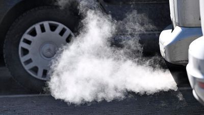 Image for story: EU lawmakers want to cut car emissions by 40 percent by 2030