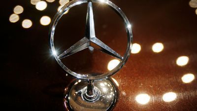 Image for story: Daimler to recall 3M vehicles to ease diesel doubts