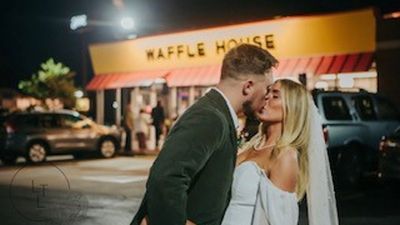 Image for story: GALLERY: Tennessee couple celebrates wedding with Waffle House reception