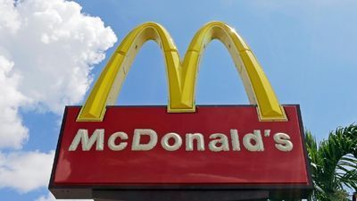 Image for story: Bags of McDonalds delivered to Manhattan courthouse during Trump trial