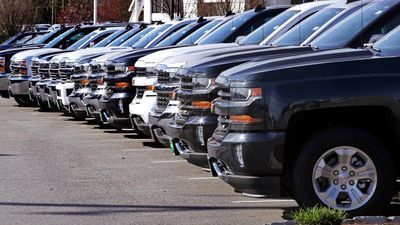 Image for story: Auto sales dropped in 2017, look strong for new year