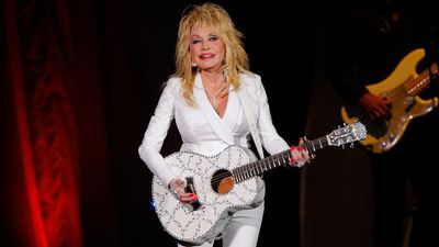 Image for story: Dolly Parton to perform in Macy's Thanksgiving Day Parade