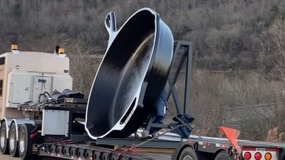 Image for story: Feast your eyes on the world's largest cast iron skillet weighing 14,000 lbs. in Tennessee