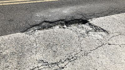 Image for story: Pothole problems continuing across Nashville, TDOT aware of issues 