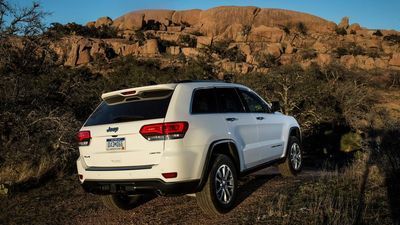 Image for story: Fiat Chrysler recalls 710k Jeep Grand Cherokees, Dodge Durangos