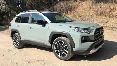 Image for story: 2019 Toyota RAV4 crossover recalled for faulty backup camera