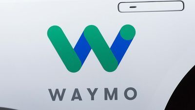 Image for story: Phoenix public transit to try Waymo to connect more riders