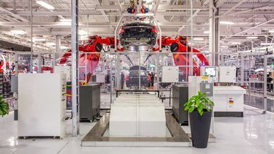 Image for story: Tesla denies claims that it tried to block unionizing effort