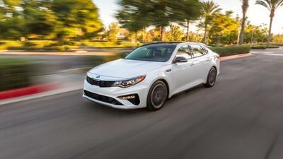 Image for story: 2019 Kia Optima: Kia gives its popular sedan a mid-cycle refresh 