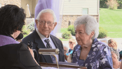 Image for story: Couple finds love in retirement community, hold wedding over the weekend