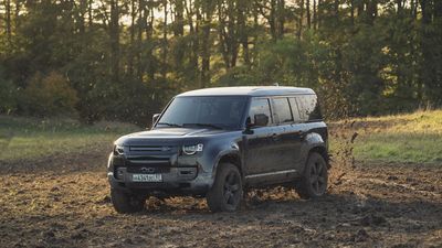 Image for story: 2020 Land Rover Defender to join fleet of Aston Martins in new Bond movie