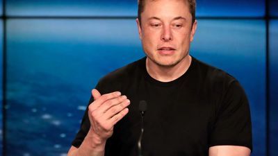 Image for story: Elon Musk's Tesla pay package could net him $50 billion