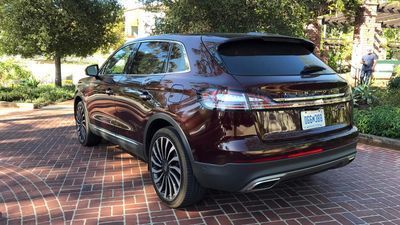 Image for story: PHOTO GALLERY: 2019 Lincoln Nautilus