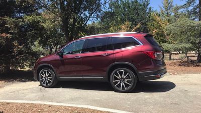 Image for story: 2019 Honda Pilot: Honda's three-row SUV faces steep competition [Retake]