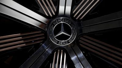 Image for story: Daimler stands by diesel despite growing controversy