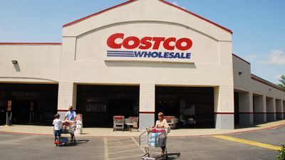 Image for story: Costco lifts some entry restrictions for its stores