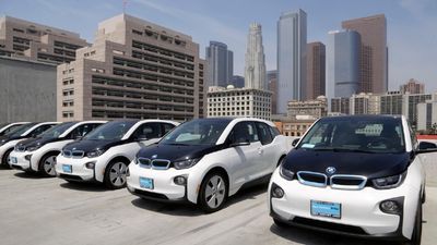 Image for story: California may beef up electric vehicle mandate