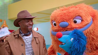 Image for story: Review: 'Helpsters' is a fantastic problem-solving program from the Sesame Workshop