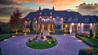 Image for story: Financial guru Dave Ramsey's $15.45 million Tennessee home for sale