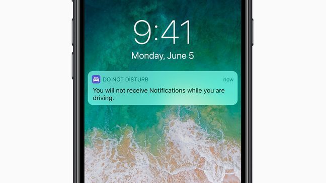 Do Not Disturb while driving helps drivers stay more focused on the road. (Image courtesy of Apple)