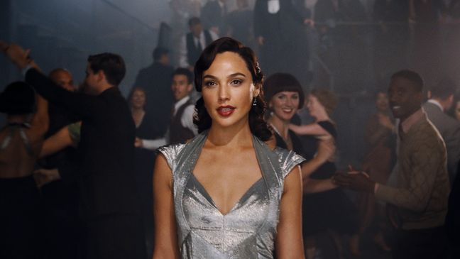 Gal Gadot as Linnet Ridgeway Doyle in 20th Century Studios' DEATH ON THE NILE. Photo courtesy of 20th Century Studios. © 2022 20th Century Studios. All Rights Reserved.