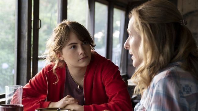 Emilia Jones and Marlee Matlin star in CODA, an Apple TV+ Original Movie (Photo: Apple TV+)